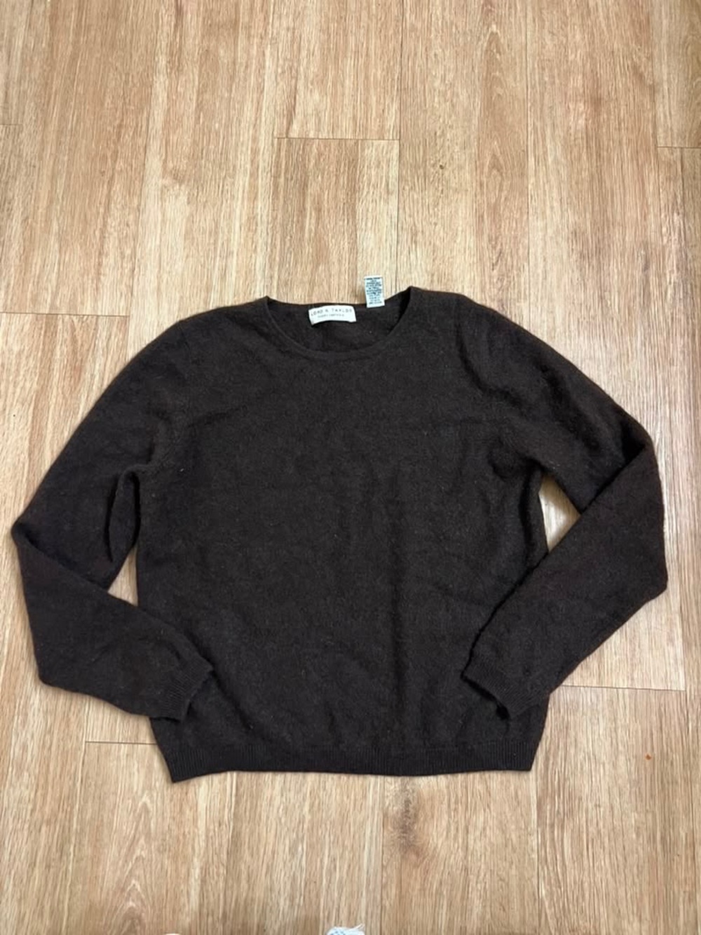Lord & Taylor Men's 100% cashmere Dark Brown Crewneck Sweater